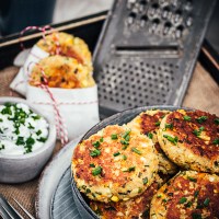 Vegetarische Frikadellen mit Kräuterquark - glutenfrei und laktosefrei