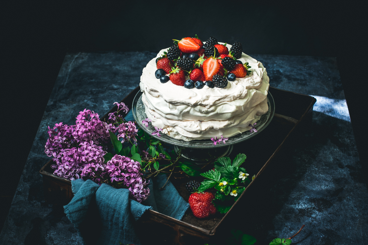 Pavlova Torte mit Erdbeeren - glutenfrei und laktosefrei